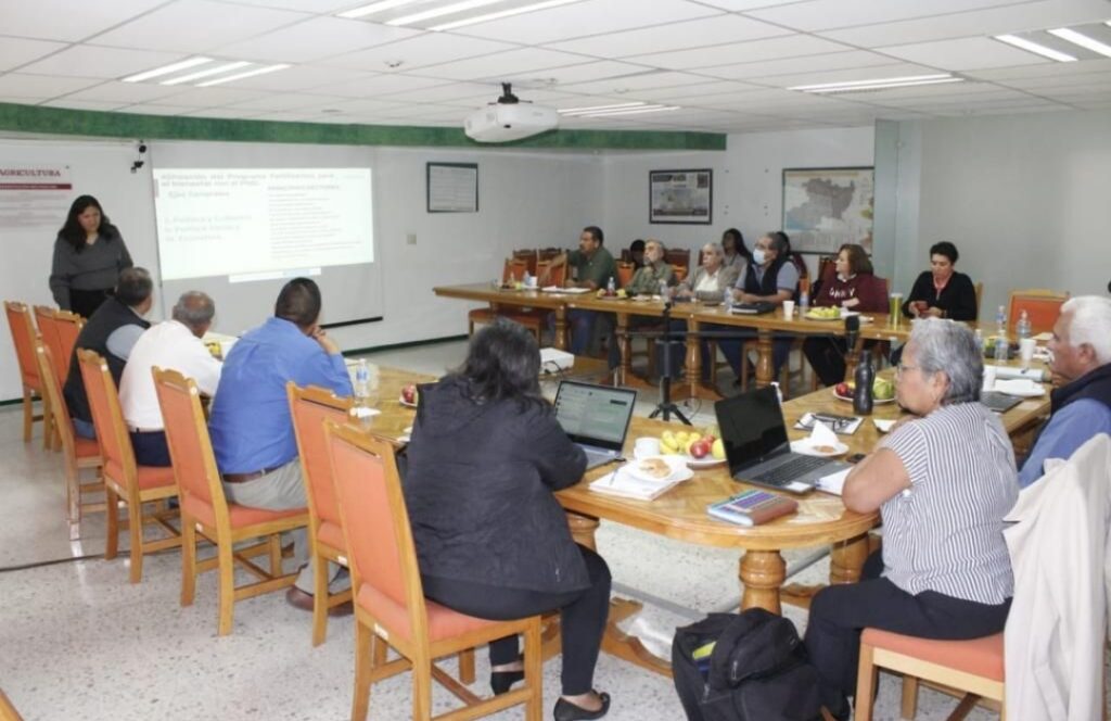 Analiza Gobierno de México implementar el programa Fertilizantes para el Bienestar de 70 mil campesinos en Michoacán