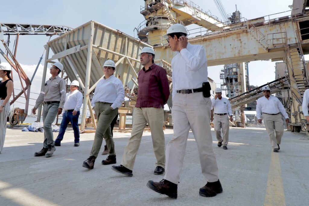 Visita Bedolla planta Fertinal en LC; garantizados los fertilizantes para Michoacán