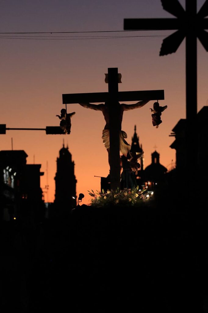 Procesiones y Viacrucis destacan este viernes en todas las regiones de Michoacán