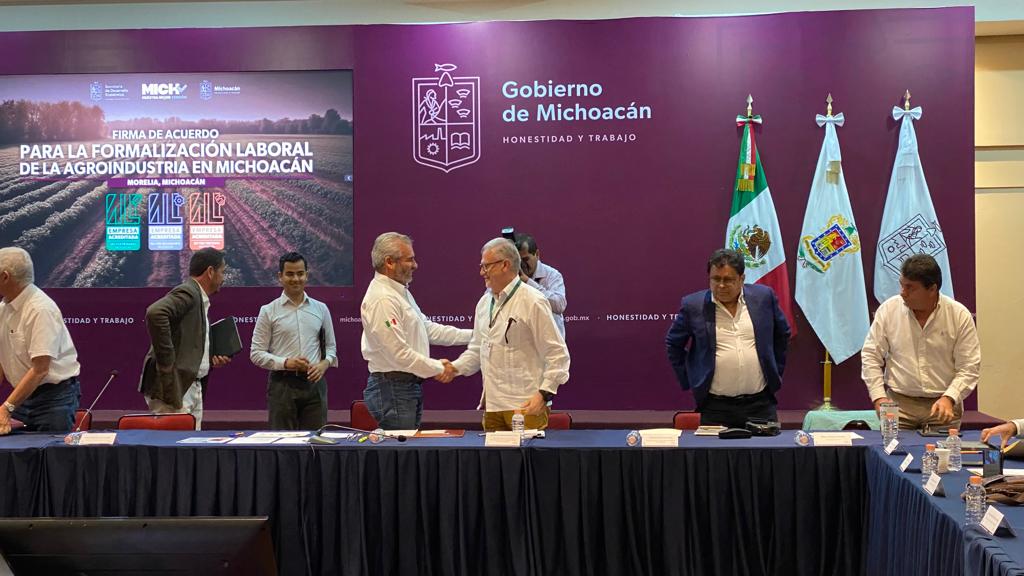 Acuerdan IMSS , Gobierno de Michoacán y sectores productivos para incorporar trabajadores del campo al Seguro Social