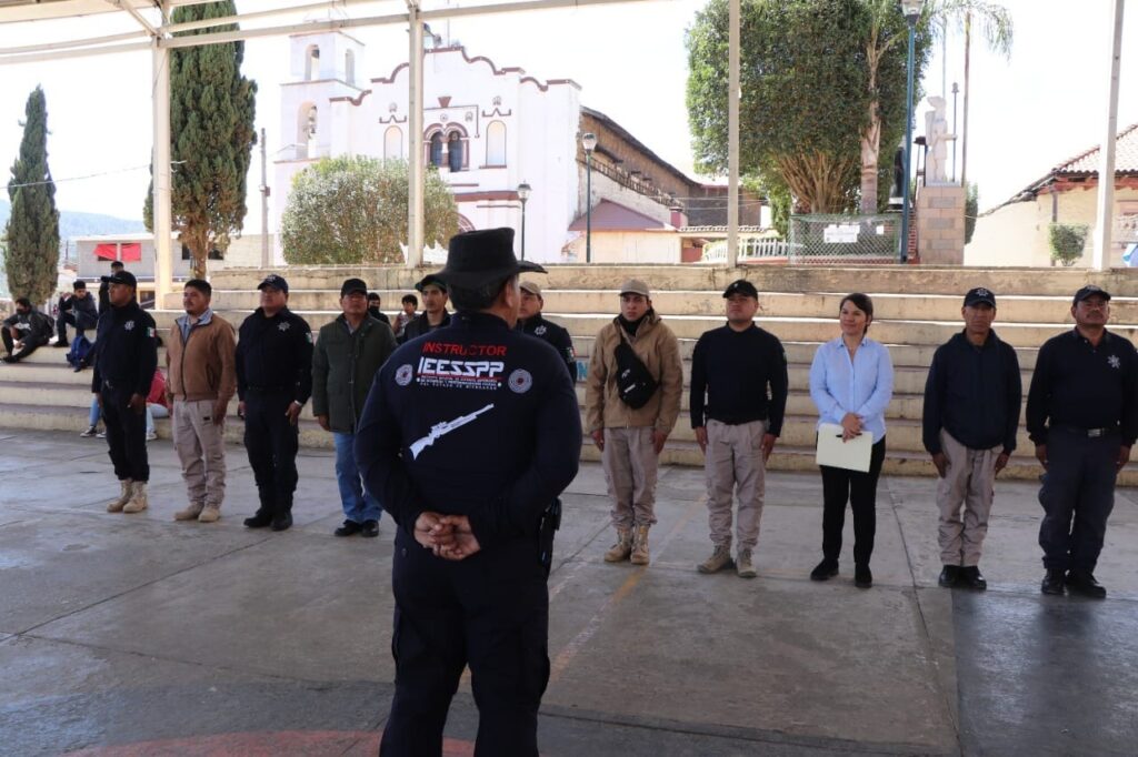 Más seguras, comunidades con autogobierno; suman 400 elementos capacitados