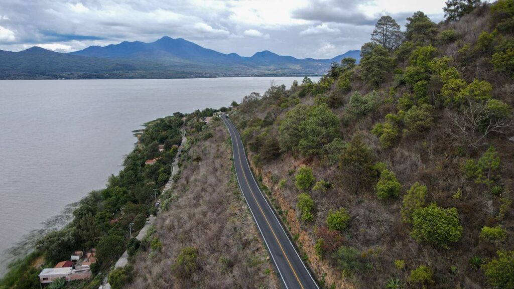 Concluye SCOP obras viales para más de 4 mil 500 habitantes de zona lacustre