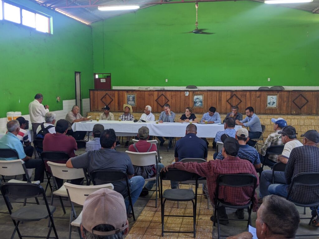 Atienden autoridades a ejidatarios de Tacámbaro por manejo de agua