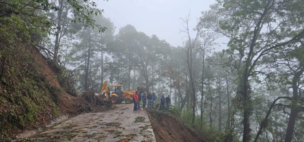 Gobierno de Morelia atiende oportunamente contingencia por deslave en la zona rural